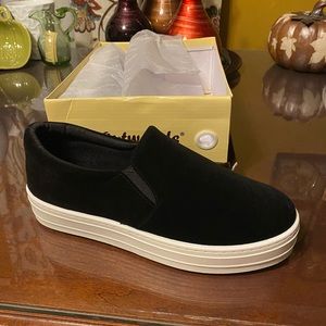 Womens black boutique shoe size 10